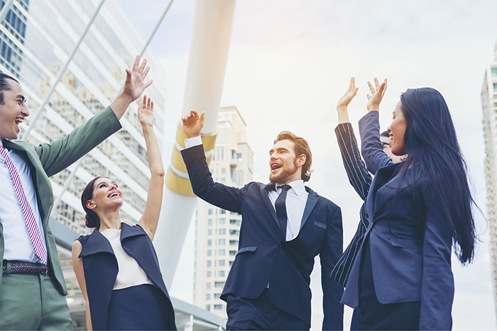 SAP giúp tăng cường sự kết nối giữa các nhân viên từ các bộ phận khác nhau trong doanh nghiệp