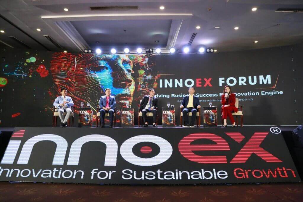 Toạ đàm InnoEx Forum với chủ đề “Dẫn dắt doanh nghiệp thành công bằng động cơ đổi mới - Driving Business Success By Innovation Engine"